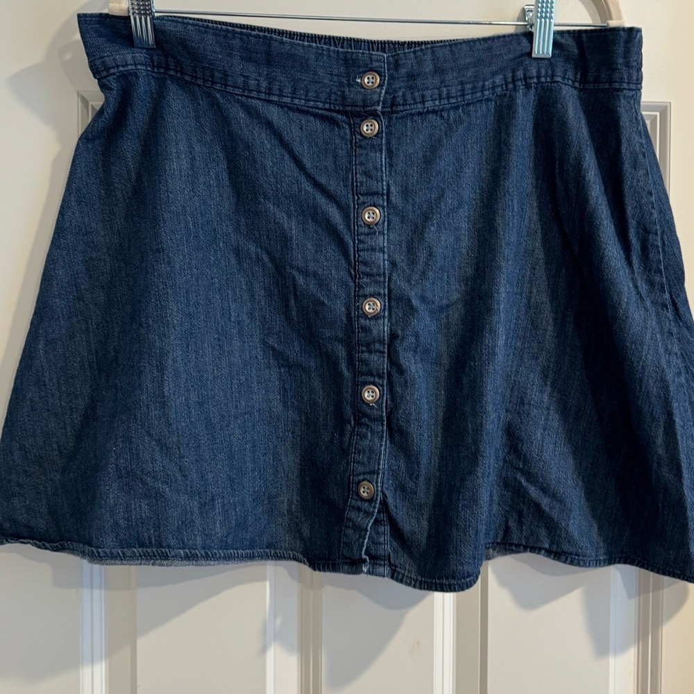 Merona size large denim chambray jean skirt button front